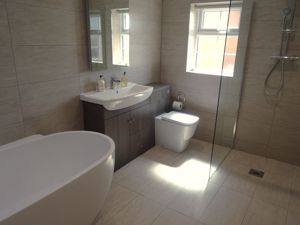 En-suite- click for photo gallery